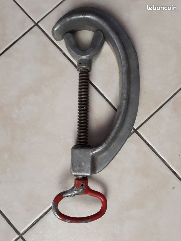 Lot : 1 serre-jarret + 1 coupe-onglons + 2 rénettes (image 3)