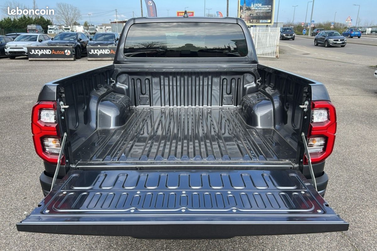 Toyota Hilux 2.8 204 BVA INVINCIBLE 4PL (image 18)