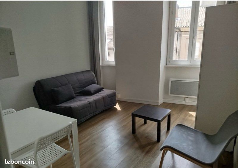 Appartement 1 pièce 18 m² · à Privas · 18 m² · 345 €/mois
