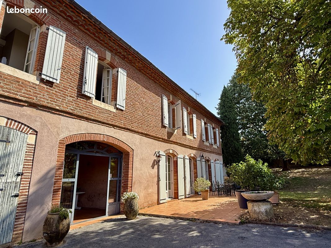 Maison 6 pièces 299 m² · à Saint-Juéry · 299 m² · 630 000 €