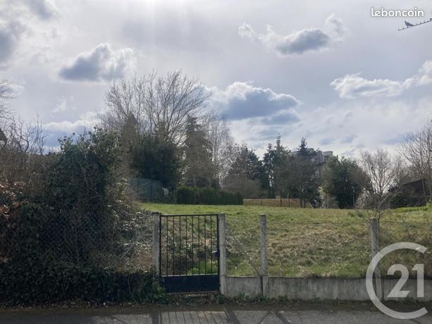 Terrain 749 m² Montlucon