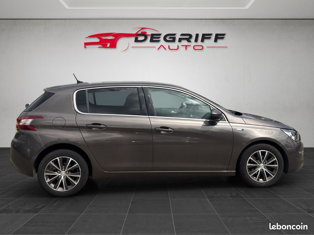PEUGEOT 308 1.2 PureTech 110ch SS BVM5 Allure (image 7)