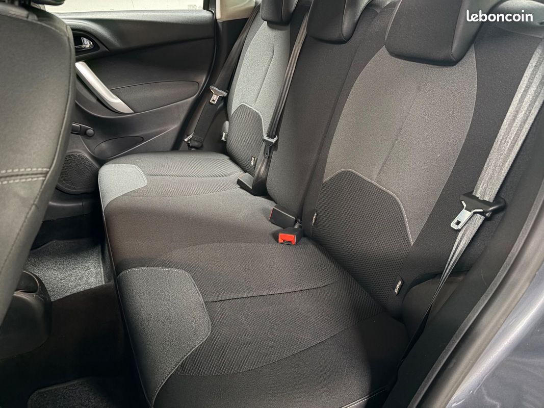 Citroën C3 1.6 HDi 92 Tendance confort (image 33)