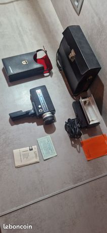 Cámara de película super 8 vintage aislada | Foto Premium