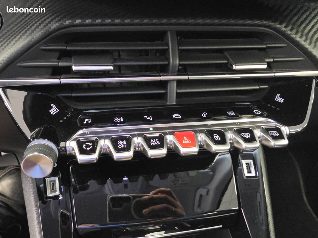 PEUGEOT 2008 PureTech 130 S&S EAT8 Roadtrip (image 19)