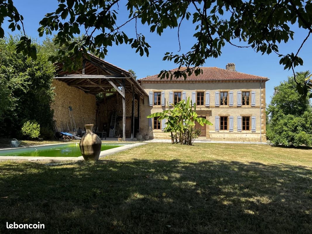 Maison 6 pièces 212 m² · à Boulogne-sur-Gesse · 212 m² · 325 500 €