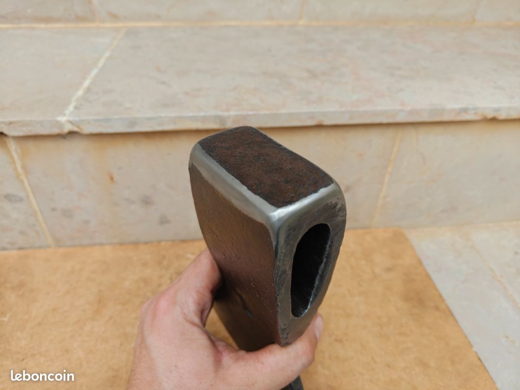 Hache forgée estampillée (2,2kg) (image 10)
