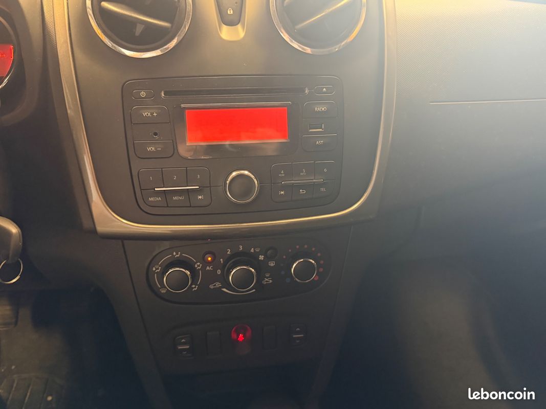 DACIA LOGAN 0.9 TCE 90 CH AMBIANCE / CLIMATISATIOn (image 20)