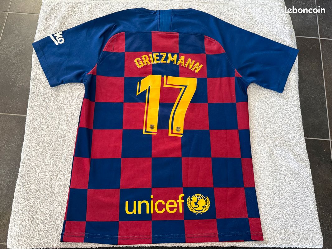T-shirt Officiel FC Barcelone Antoine Griezmann – Taille Enfant 10 Ans, 100% Coton, Produit Sous Licence