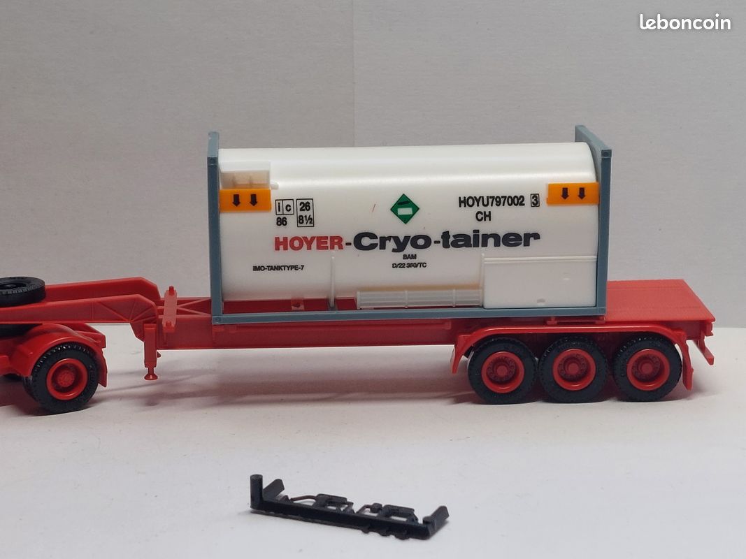 Semi-remorque citerne à essence MAN TGS TN HOYER - HERPA 318136 - HO 1/87