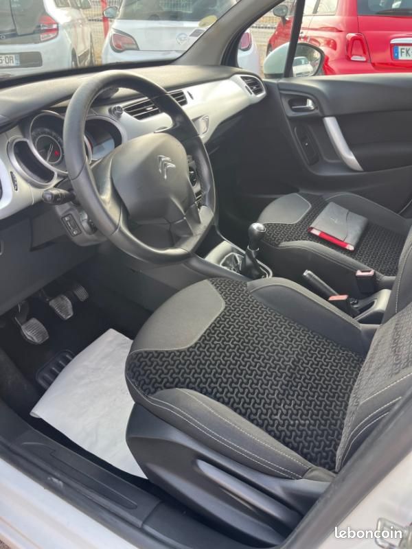 Citroën C3 HDi 70 FAP Confort (image 9)