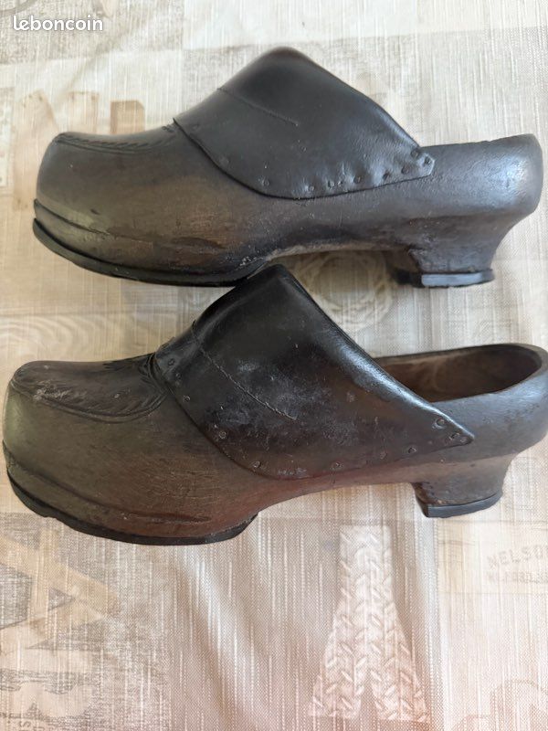Paire de sabots anciens (image 4)