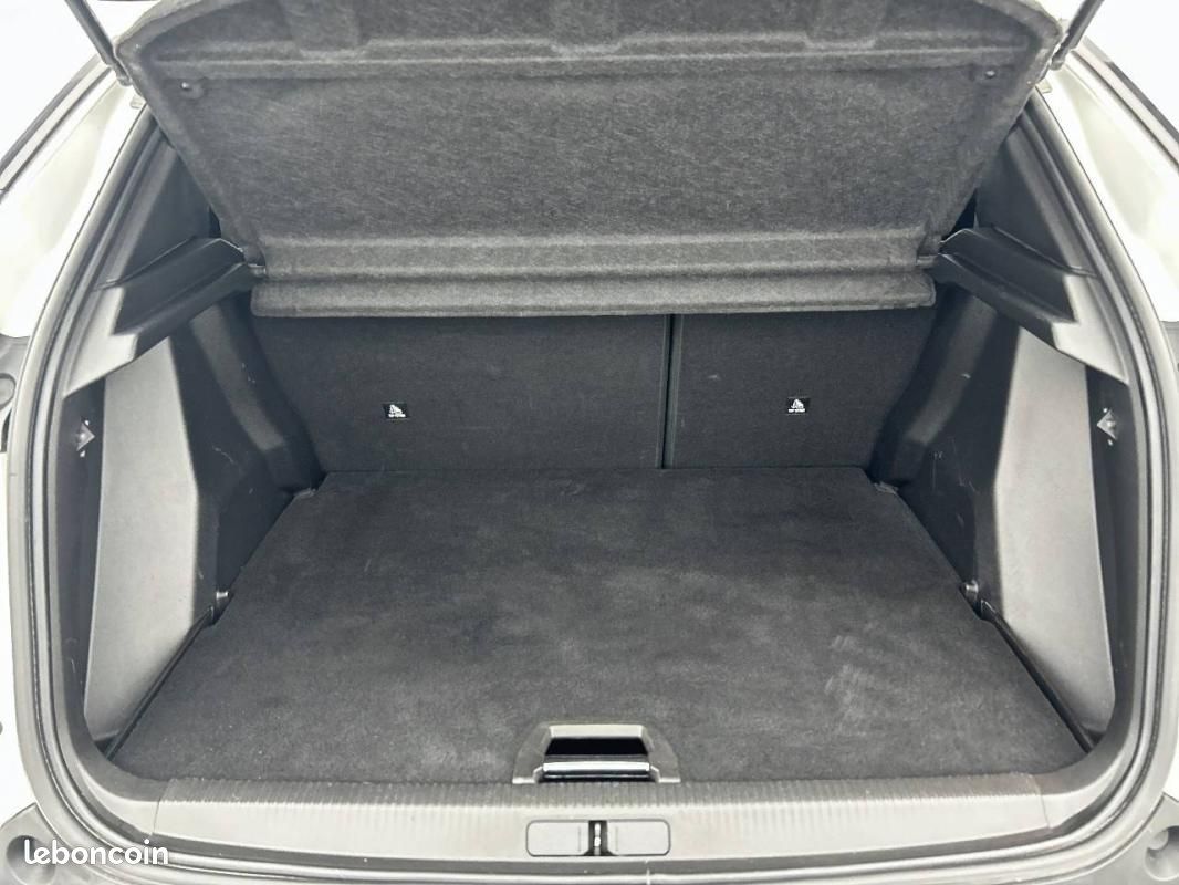 Peugeot 2008 BlueHDi 130 S&S EAT8 - Allure Pack (image 6)