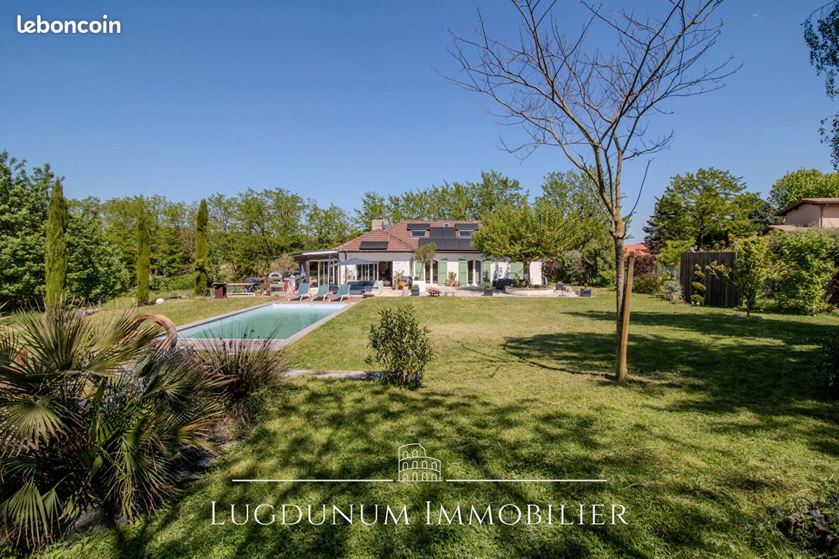 Maison 9 pièces 320 m² · à Fontaines-Saint-Martin · 320 m² · 895 000 €