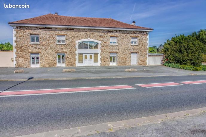Propriété 4 pièces 256 m²