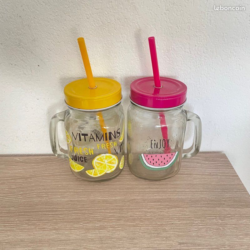2 tasses mugs verres avec pailles fruits smoothies (image 5)