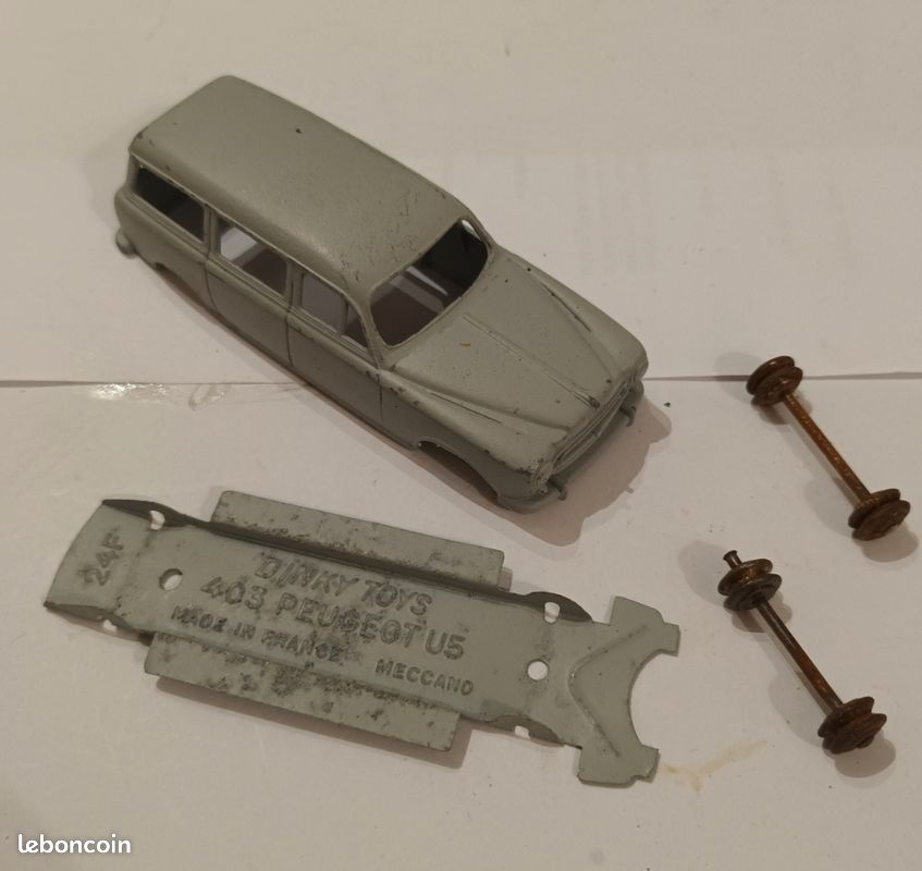Dinky Toys PEUGEOT 403 Familiale Break état neuf en boite Mint in Box