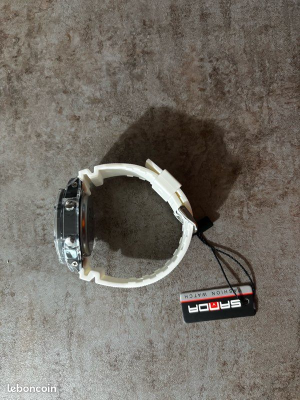 Montre blanche transparente style moderne (image 2)