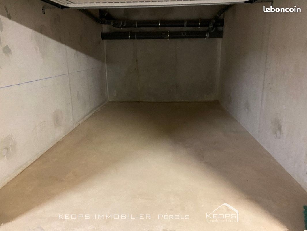 Parking 10 m² · à Castries · 10 m² · 131 €/mois