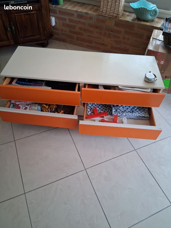 Petit meuble 4 tiroirs longueur 110 profondeur 38 hauteur 40 paiement en espèces à la réception en main propre merci (image 2)