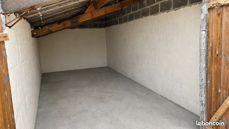 Garage de stockage 27m · à Le Bignon · 129 €