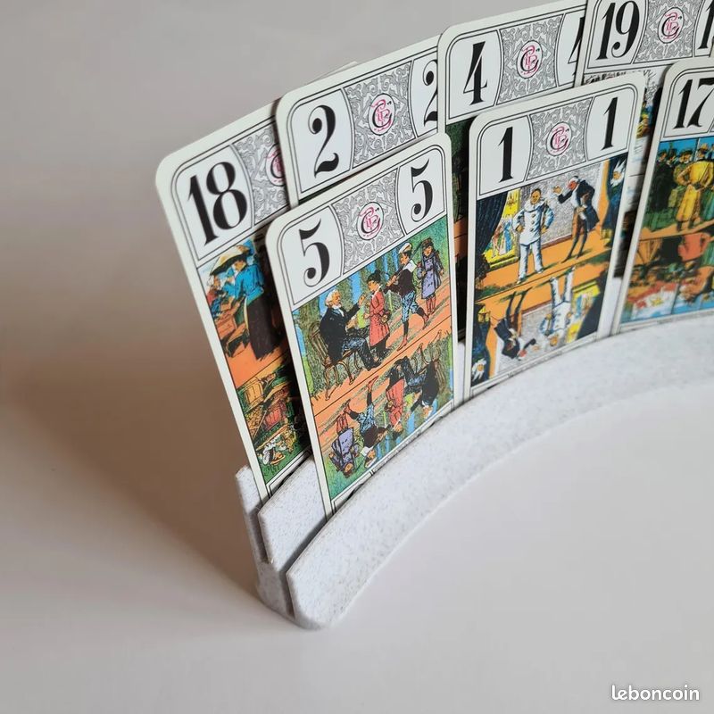 GOTHINK Lot de 4 supports de cartes à jouer incurvés en bois de 33 x 3,6 x 1,3 cm avec base large antidérapante pour enfants, personnes âgées et adultes