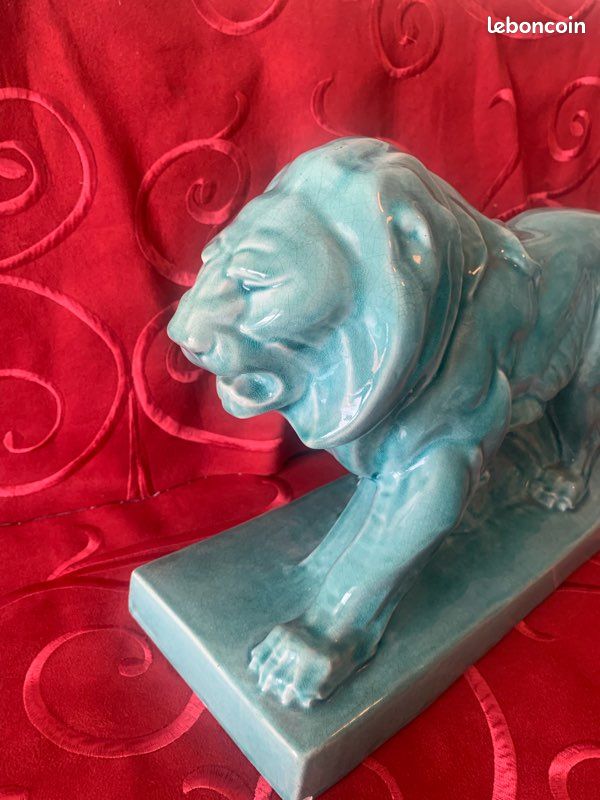 Très beau Lion en céramique bleu céladon (image 4)
