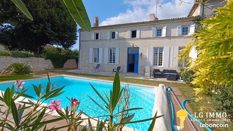 Maison 7 pièces 245 m²