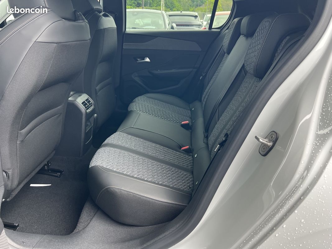 Peugeot 308 1.5 BLUEHDI 130CH S&S ALLURE EAT8 (image 14)
