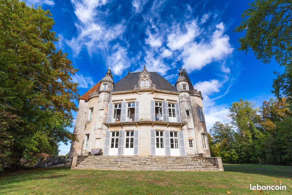 Appartement 6 pièces 150 m² · à Beire-le-Châtel · 150 m² · 250 000 €