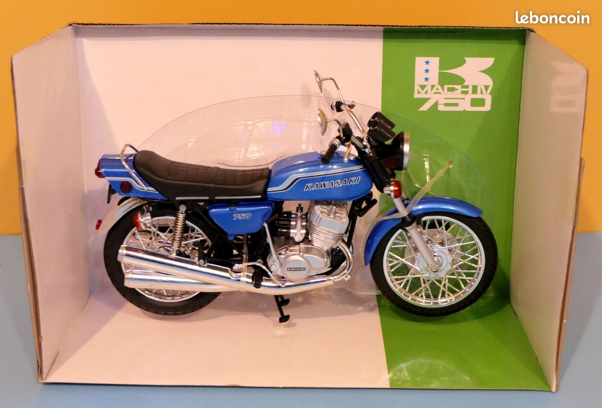 Maquette Aoshima Kawasaki Z2 750RS '73 – Échelle 1/12 Avec Pièces Custom – Moto Vintage