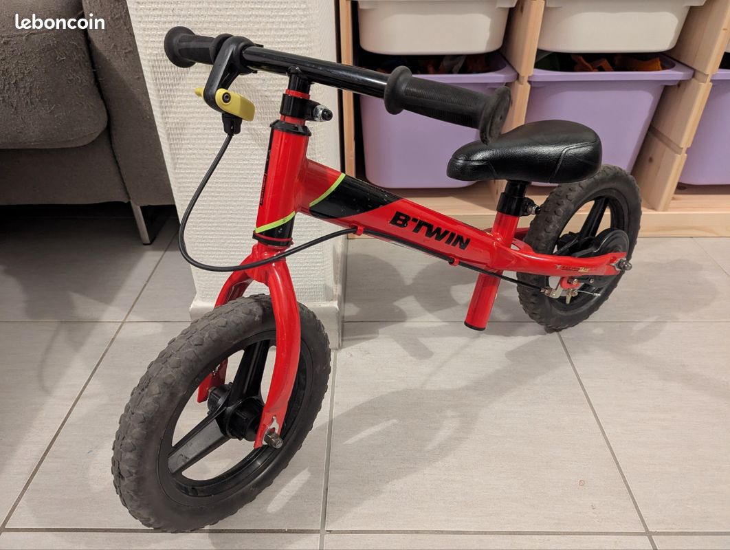 Vélo Btwin Enfant Draisienne Btwin Rouge Draisienne Runride 520