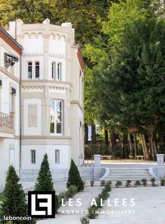 Maison 20 pièces 366 m²