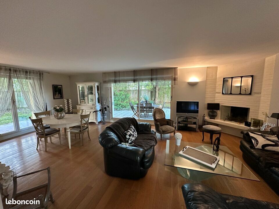 Appartement 136 m² · à Saint-Maur-des-Fossés · 136 m² · 816 200 €