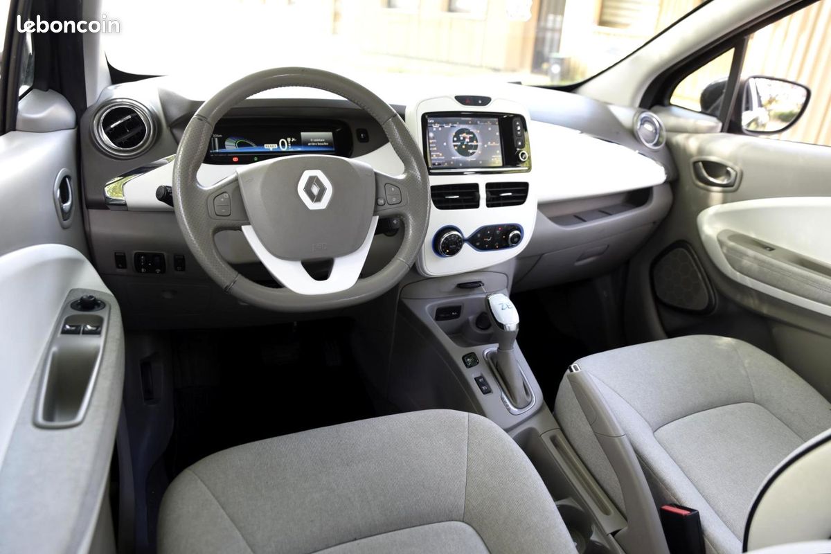 RENAULT ZOE R90 - 92ch - Finition Zen - Batterie en Location SOH 94% - Garantie 12 Mois (image 27)