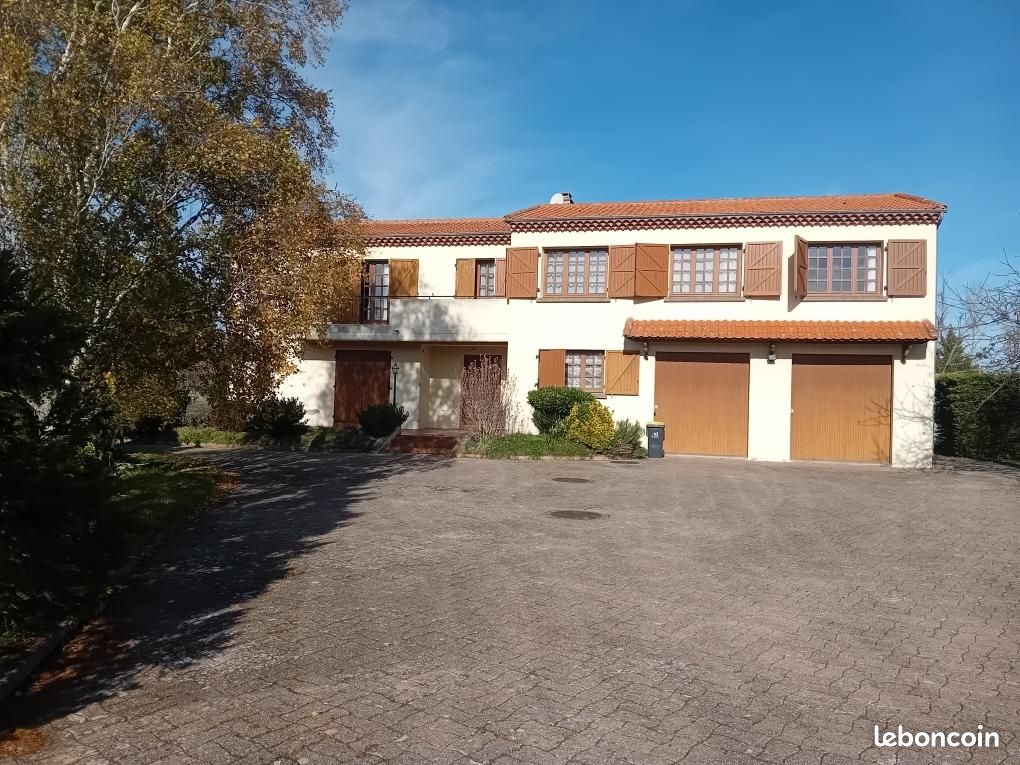 Vente | Maison T6 | 6p | 3ch | 211 m² | Billom | Expo Sud | Terrasse · Balcon (image 1)