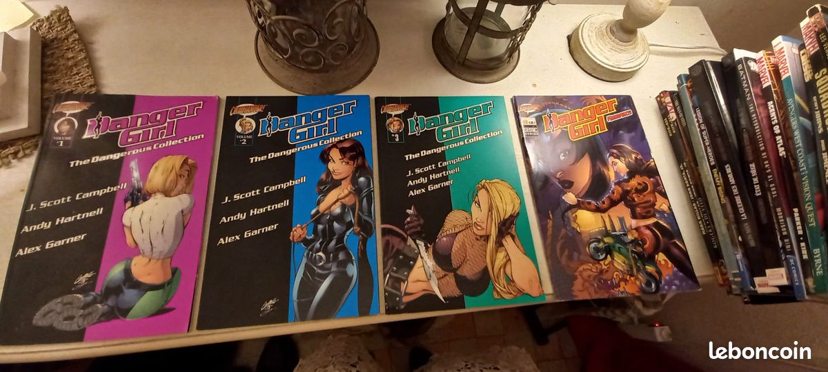 4 bandes dessinées / BD danger girl (image 1)