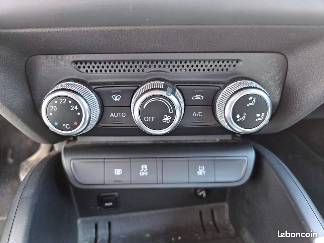 AUDI A1 Sportback 1.6 TDi DPF - 90 - Start/Stop SPORTBACK Ambiente PHASE 1 (image 22)