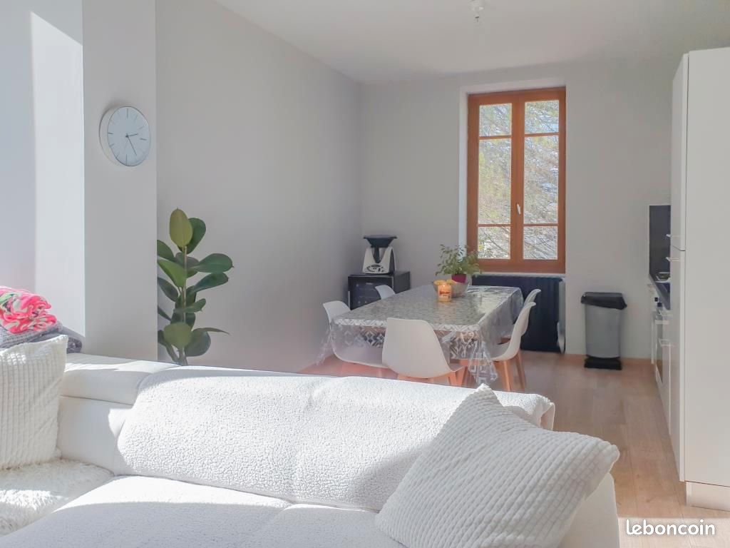 Appartement 4 pièces 64 m² · à Belley · 64 m² · 800 €