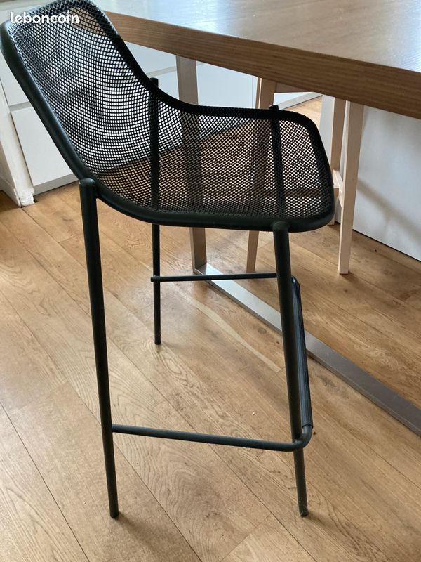 Tabourets de Bar ÉMU modèle ROUND (image 2)