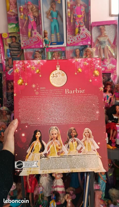 Poupée Barbie Happy Holiday – Édition 35e Anniversaire (2023) – NEUVE En Boîte Collector