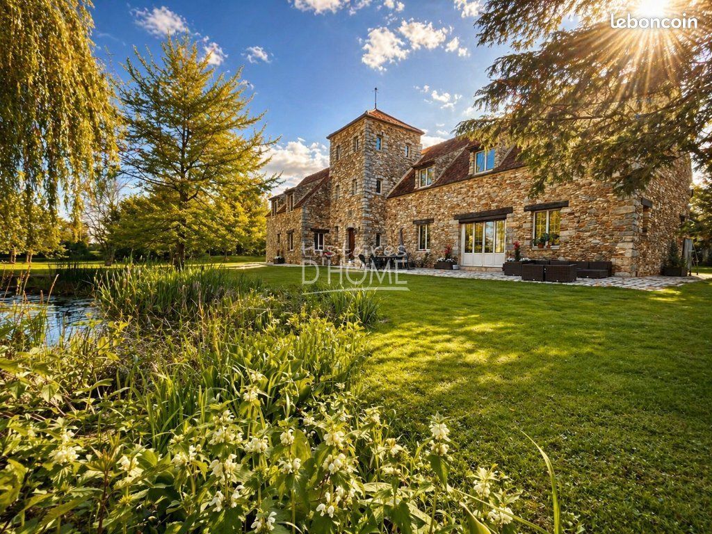 Maison 7 pièces 300 m² · à Rozay-en-Brie · 300 m² · 950 000 €