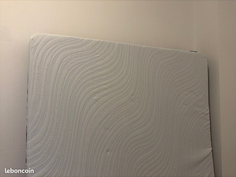 Matelas mémoire de forme 140*200 (image 1)