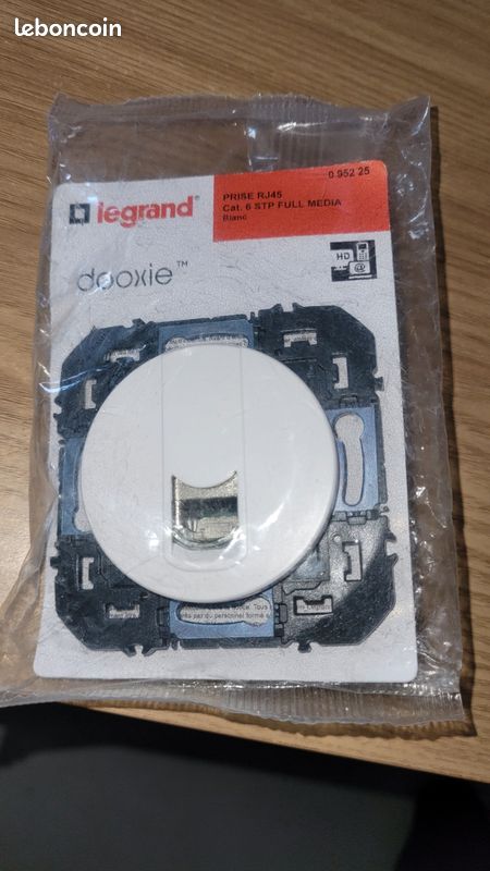 Rj45 legrand (image 1)