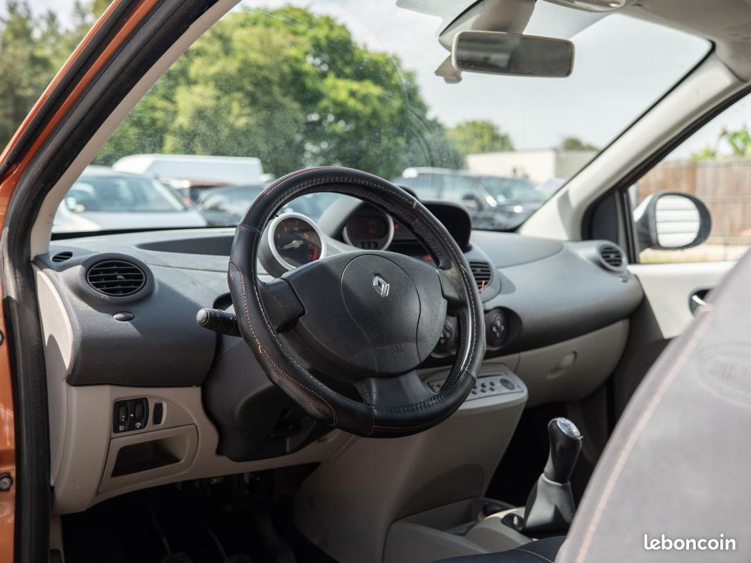 RENAULT TWINGO GT 1.2i 100Ch - DISTRIBUTION FAITE (image 10)