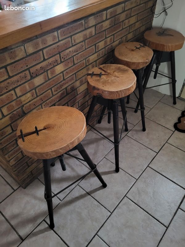 Table (image 3)