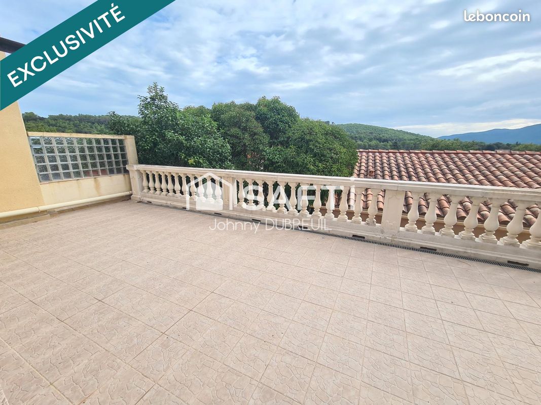 Immeuble 258 m² · à Carnoules · 258 m² · 399 000 €