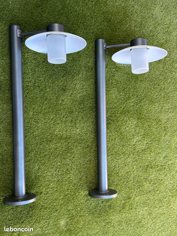 2 luminaires, lampadaires, bornes extérieures neuves Aubanne de Pradier (image 1)