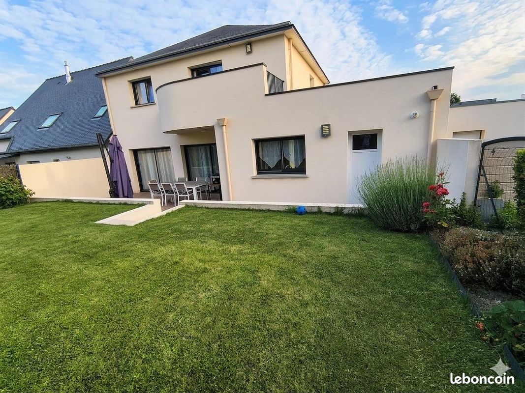 Maison 6 pièces 153 m² · à Bourgbarré · 153 m² · 356 040 €