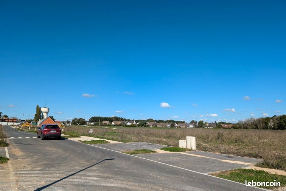 Terrain 701 m² · à Pierres · 75 900 €